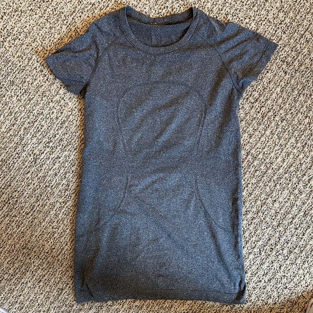 COPY - Lululemon shirt
